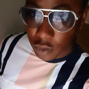 Meet your Posher, Dermain